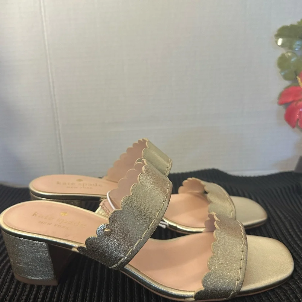 🆕Kate Spade CHRISSIE Gold Scalloped Sandals